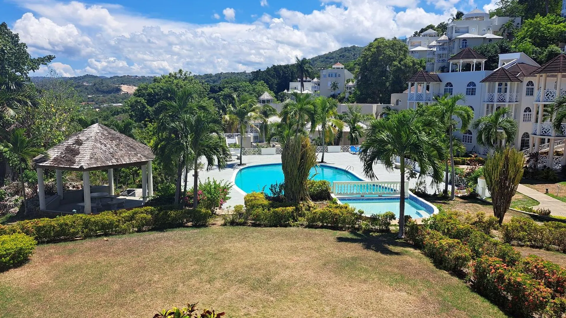 Ivory Tower Ocho Rios Daire