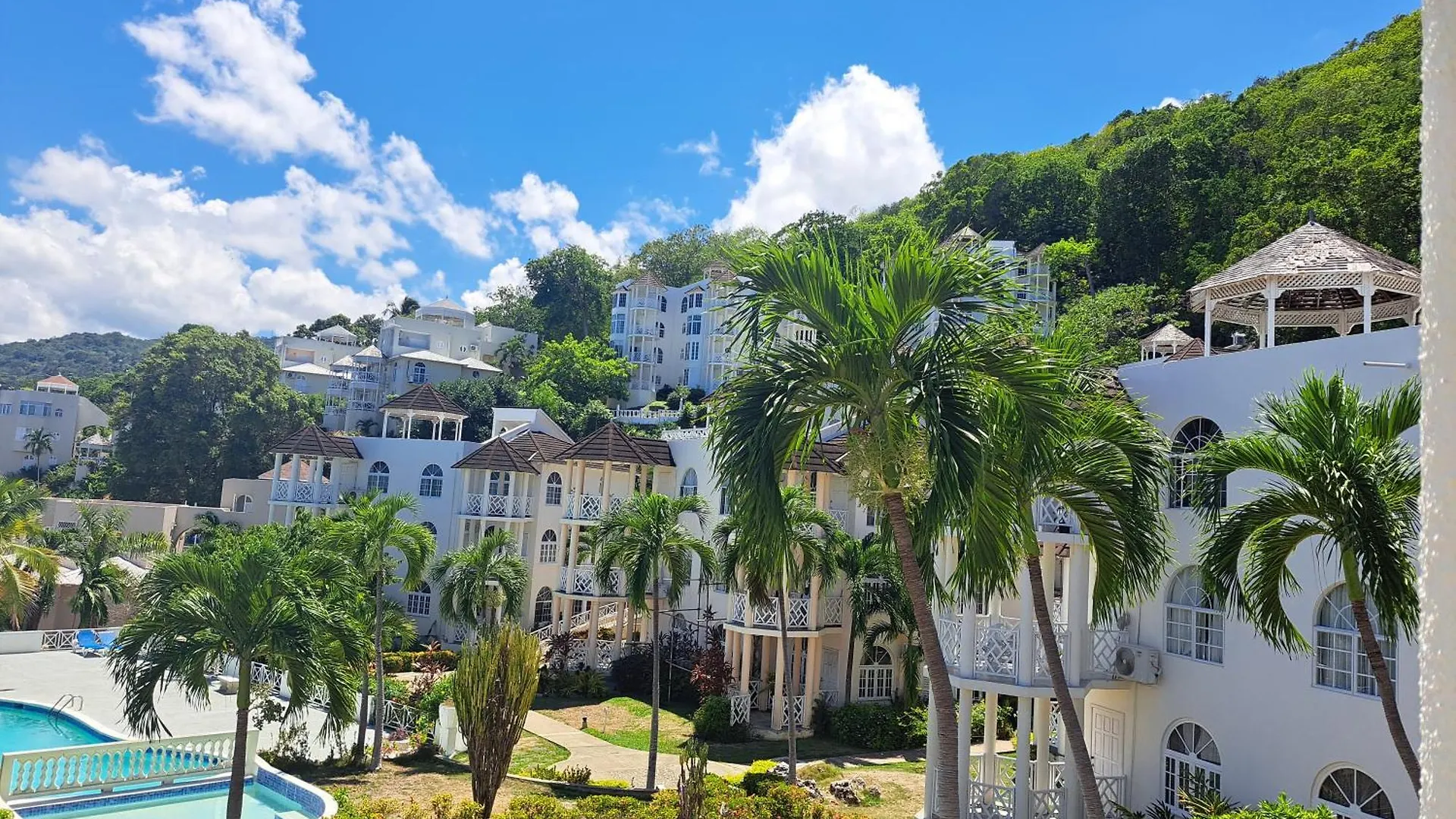 Ivory Tower Ocho Rios Διαμέρισμα